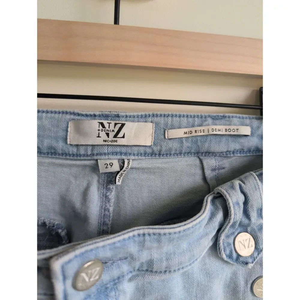 NIC+ZOE Sailor Mid-Rise Bootcut Jeans Light Wash size 29 - Picture 3 of 5